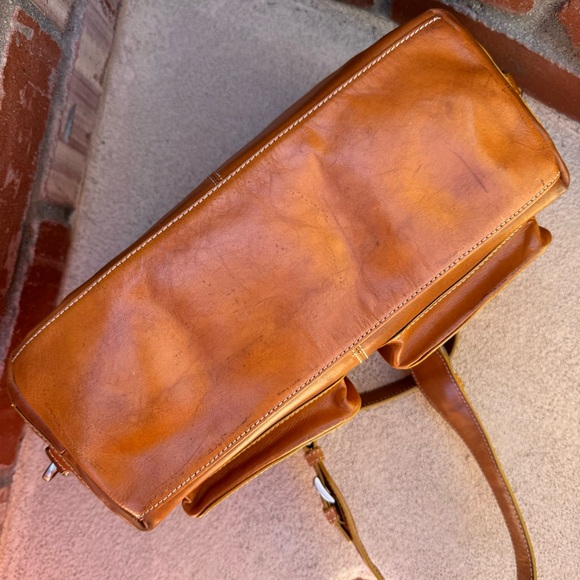 Vintage HYPE leather baguette/ satchel bag 
in Camel Color - Picture 8 of 11